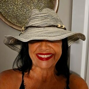 Fabulous Straw Walking Beach hat. Fashionable, moldable, foldable.